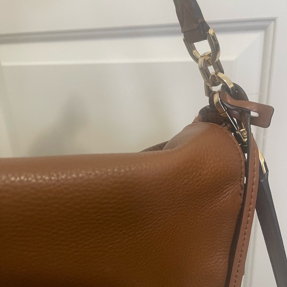 Michael Kors Tan multi pocket leather handbag - Picture 7 of 7